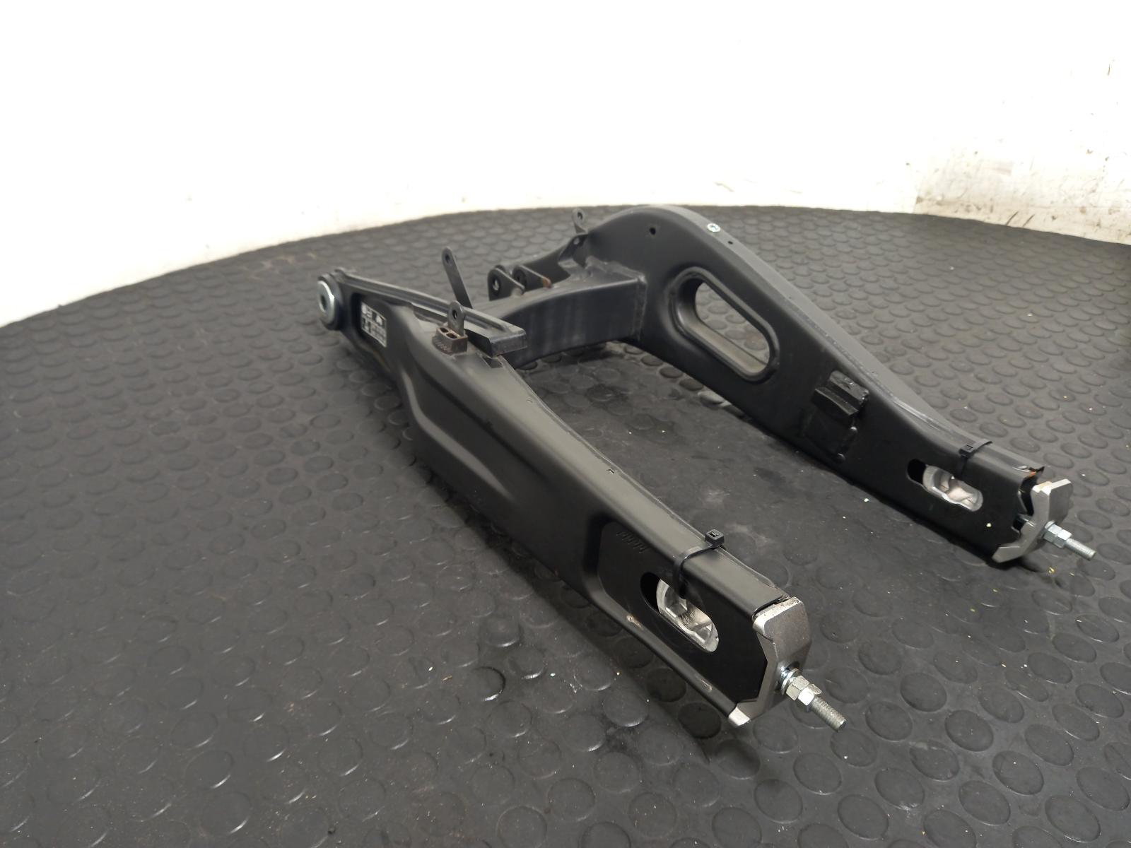 【中古】Telehook Swing Arm Mount Swing Arm – Yamaha Mt-07 2024 – Silverlake Automotive Recycling