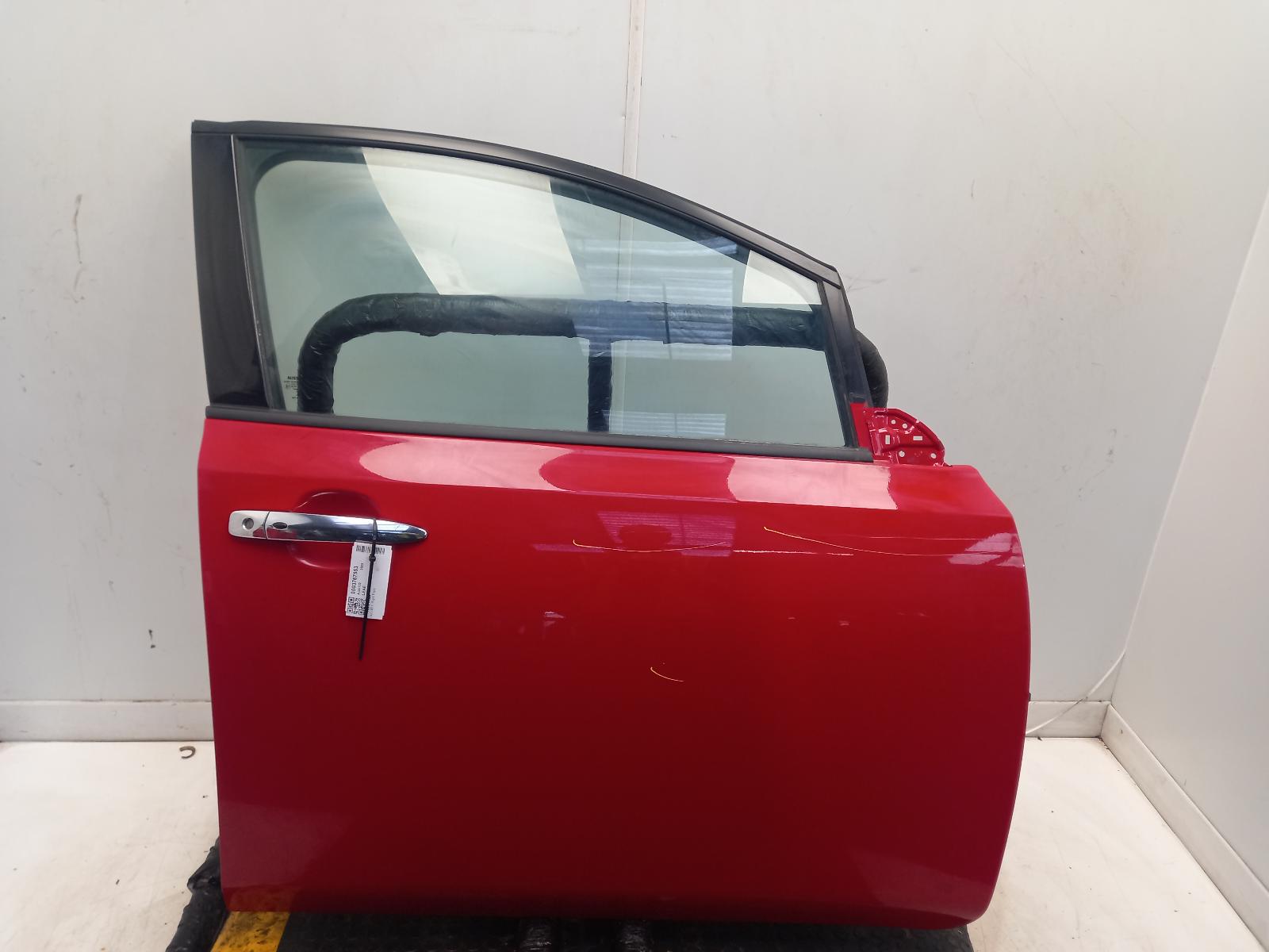 ①NGUYEN DANH DUC 235/55R20 DL (赤048） R Front Door – Nissan Leaf 2023 – Silverlake Automotive Recycling