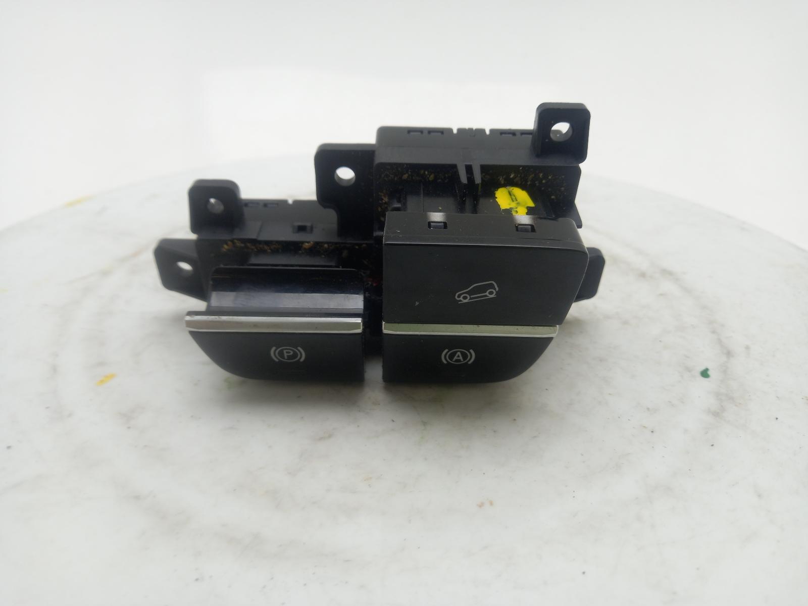 Handbrake Switch - Mg Hs 2025 - Image 8