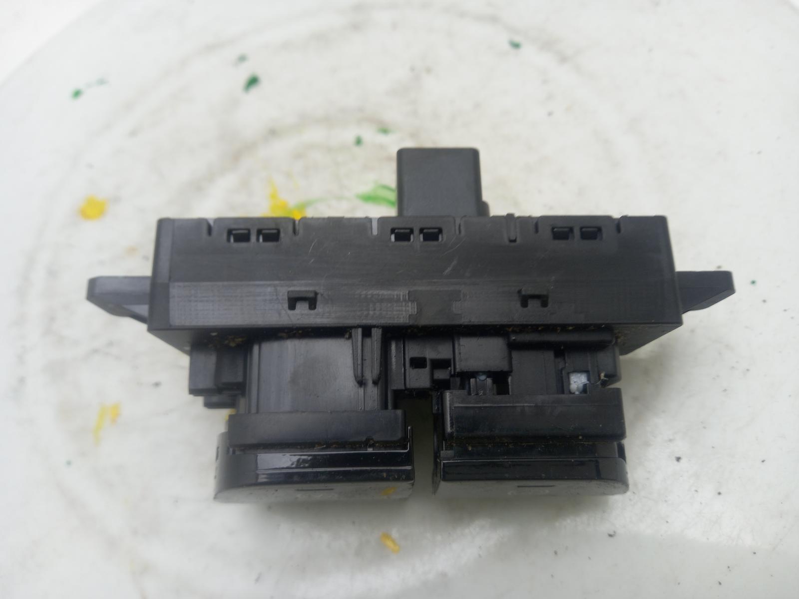 Handbrake Switch - Mg Hs 2025 - Image 6