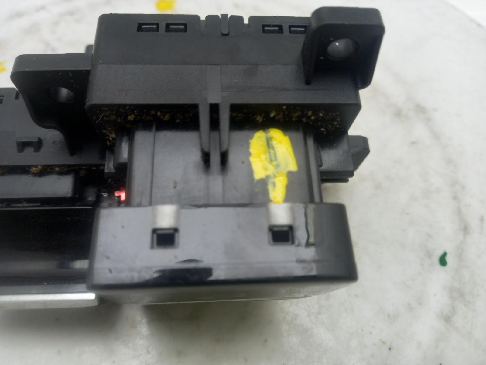 Handbrake Switch - Mg Hs 2025 - Image 9
