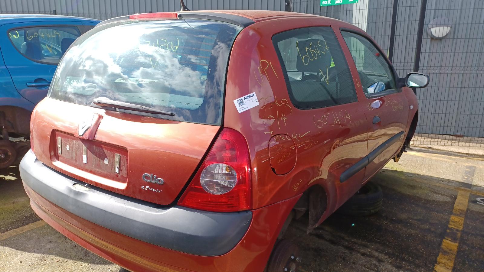 RENAULT CLIO 2005 3 Door Hatchback Breaking Silverlake Automotive 